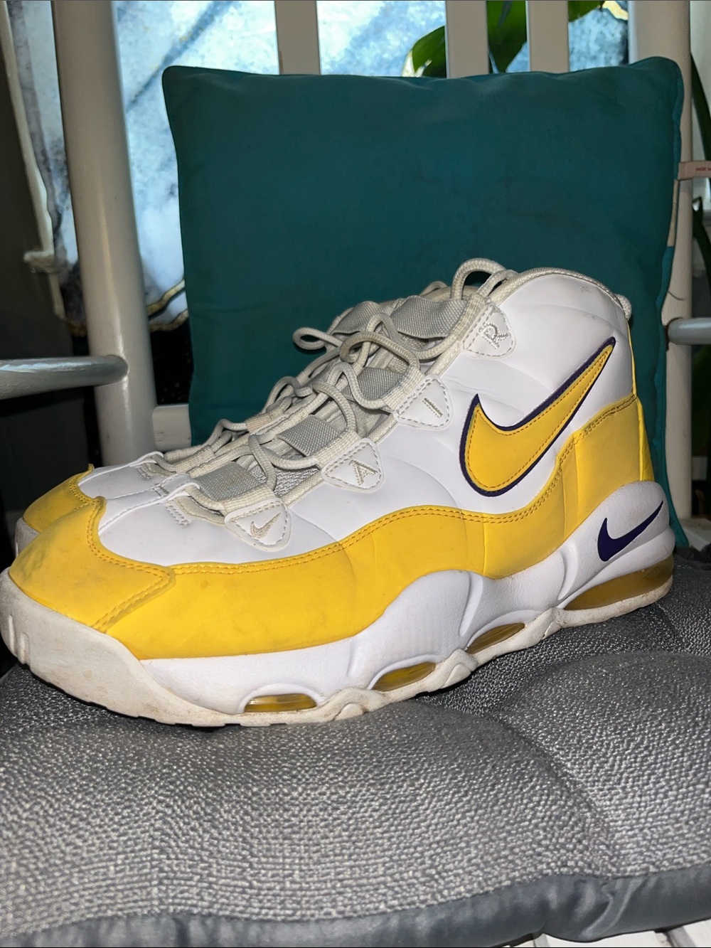 Men’s Nike uptempo yellow and white sneakers